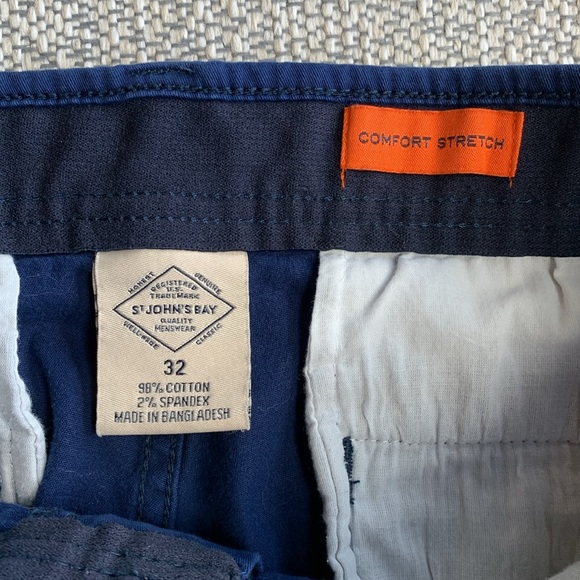 Dockers and St. John’s Bay men’s shorts bundle EUC - Picture 4 of 7